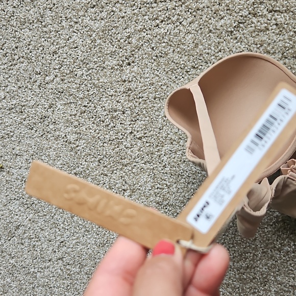 SKIMS FITS EVERYBODY T-SHIRT BRA - Picture 4 of 4